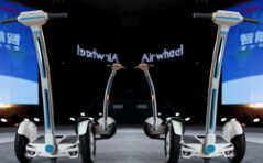 Tuttavia, con Airwheel scooter elettrico autobilanciante, pendolarismo giornaliero è in realtà diventando facile e rilassante.