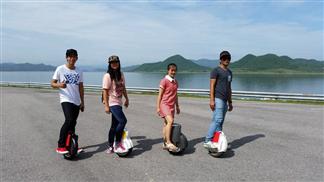 электрический одноколесном велосипеде